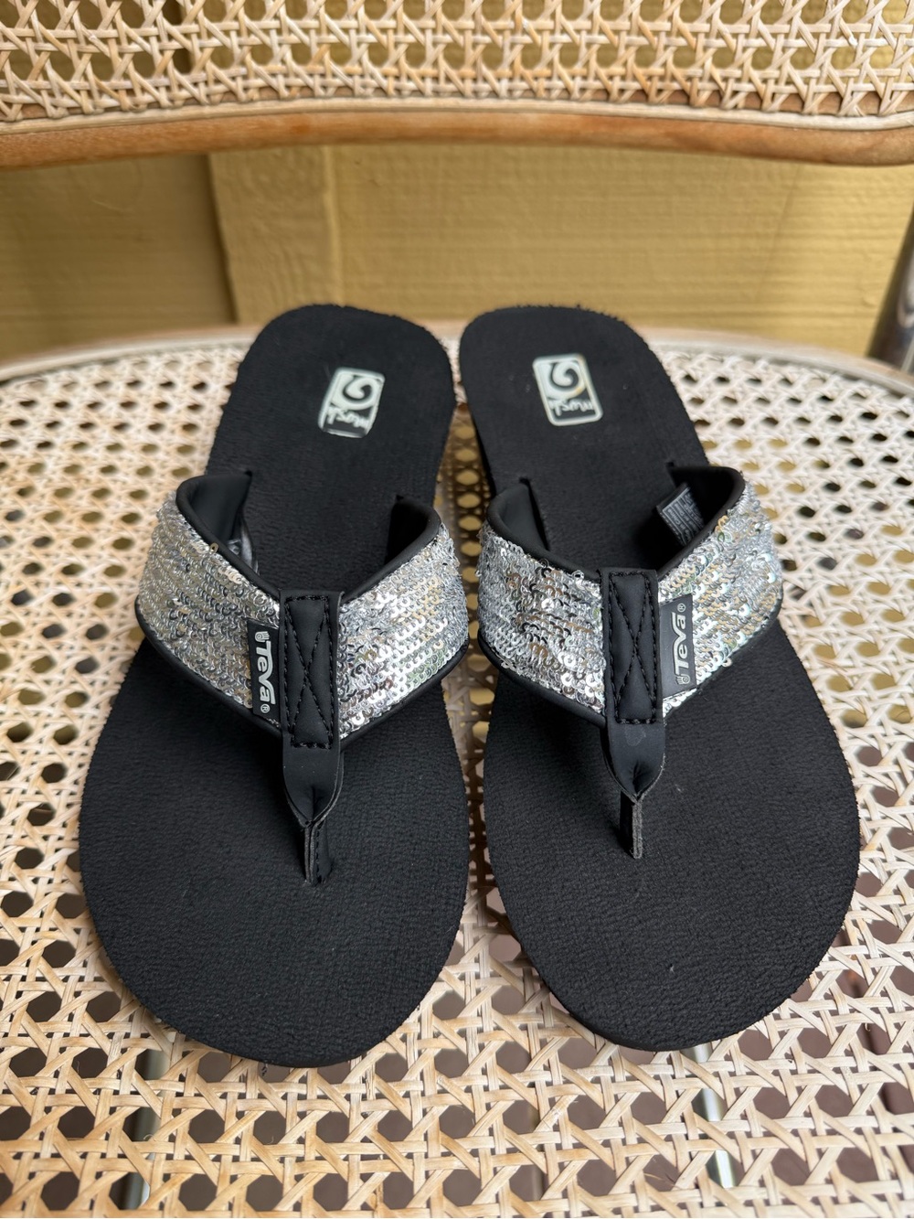 Teva Mush Wedge Flip Flops Womens size 7 Black Silver Sequin Platform Sandals